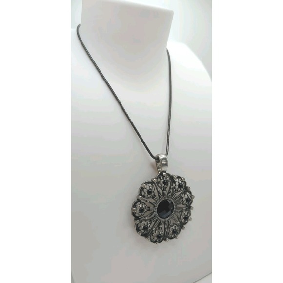 The Unbranded Brand Jewelry - Boho Silver Tone Floral Pendant Necklace Black Faceted Stone Statement Vintage